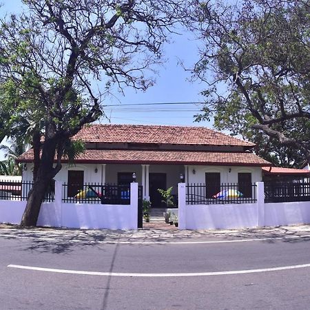 Peninsula Hotel Jaffna Exterior foto