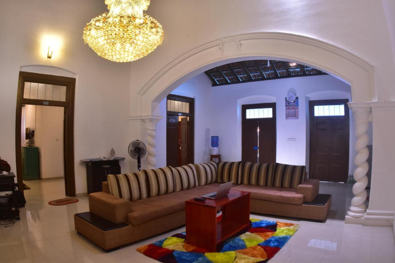 Peninsula Hotel Jaffna Exterior foto